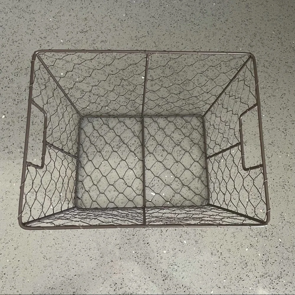 Farmhouse Chicken Wire Storage Decor Baskets Set of 2 with 1 with Canvas Liner